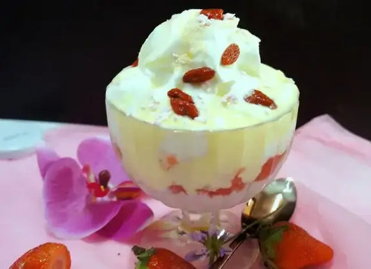 Sorbet fraise, crème anglaise et baobab